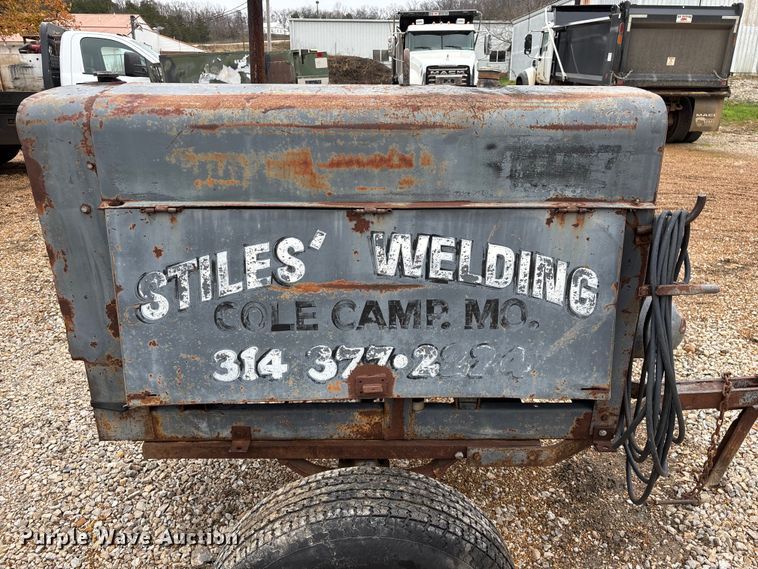 image for item EN5834 Lincoln SA200FT63 welder