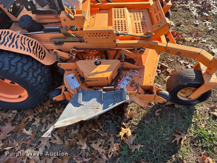 image for item EN5865 Scag Turf Tiger STT61A-27CH ZTR lawn mower