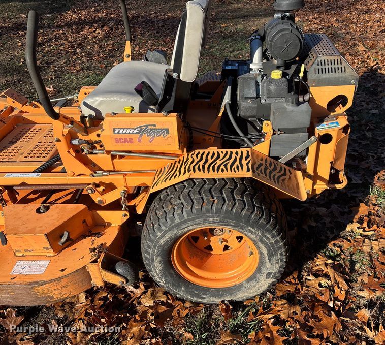 image for item EN5865 Scag Turf Tiger STT61A-27CH ZTR lawn mower