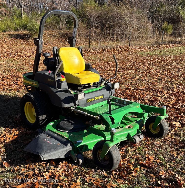 image for item EN5866 2006 John Deere 777 ZTrak ZTR lawn mower
