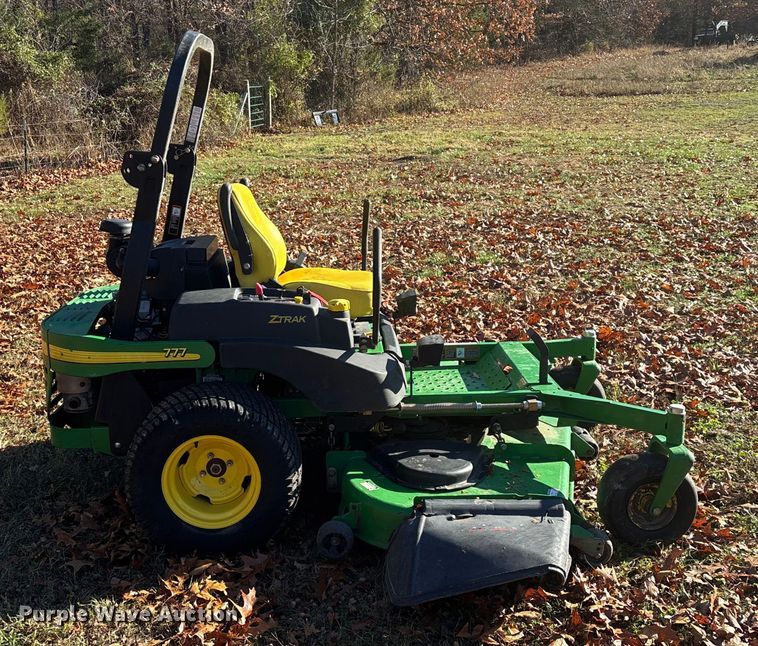 image for item EN5866 2006 John Deere 777 ZTrak ZTR lawn mower