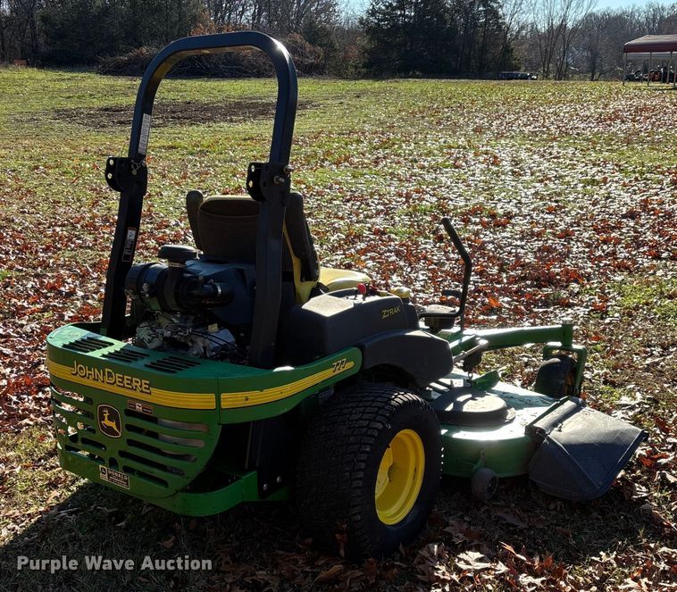 image for item EN5866 2006 John Deere 777 ZTrak ZTR lawn mower