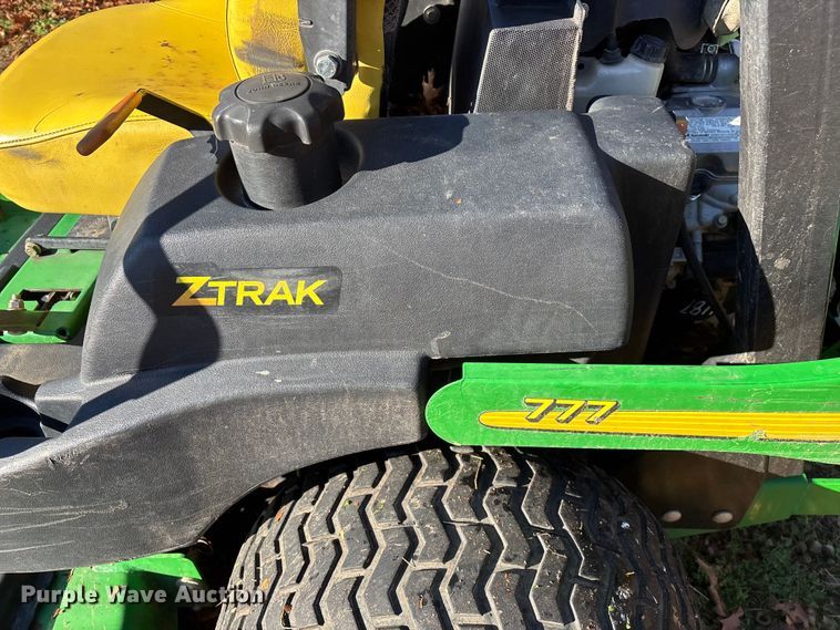 image for item EN5866 2006 John Deere 777 ZTrak ZTR lawn mower