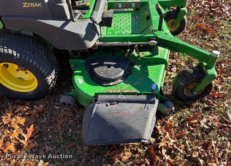 image for item EN5866 2006 John Deere 777 ZTrak ZTR lawn mower