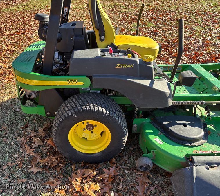 image for item EN5866 2006 John Deere 777 ZTrak ZTR lawn mower