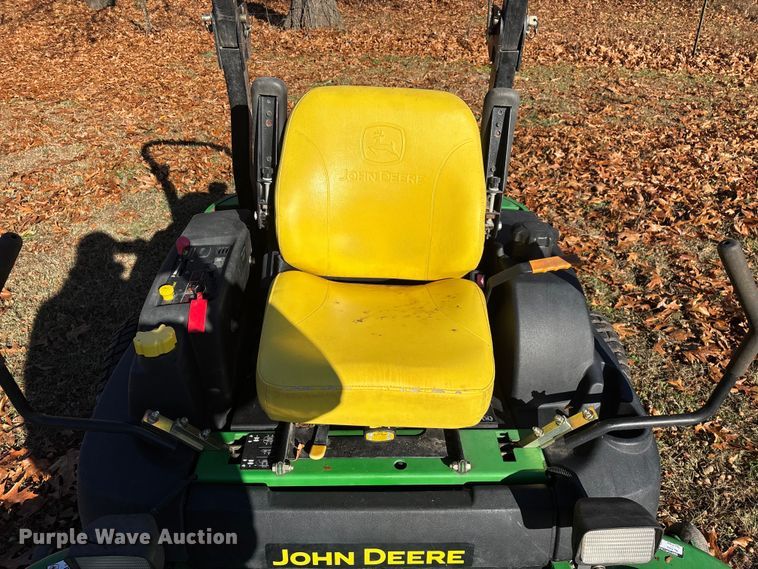 image for item EN5866 2006 John Deere 777 ZTrak ZTR lawn mower