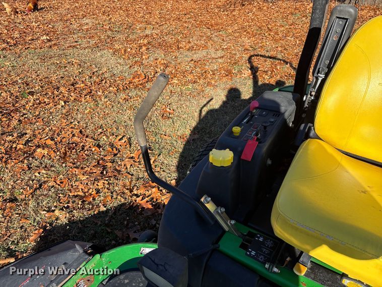 image for item EN5866 2006 John Deere 777 ZTrak ZTR lawn mower
