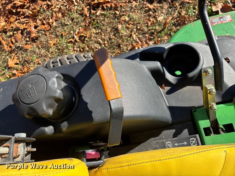 image for item EN5866 2006 John Deere 777 ZTrak ZTR lawn mower