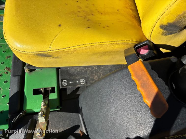 image for item EN5866 2006 John Deere 777 ZTrak ZTR lawn mower