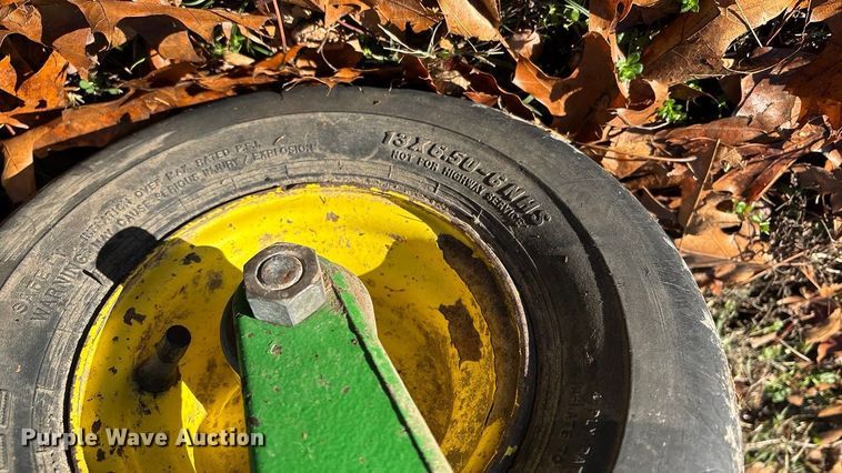 image for item EN5866 2006 John Deere 777 ZTrak ZTR lawn mower