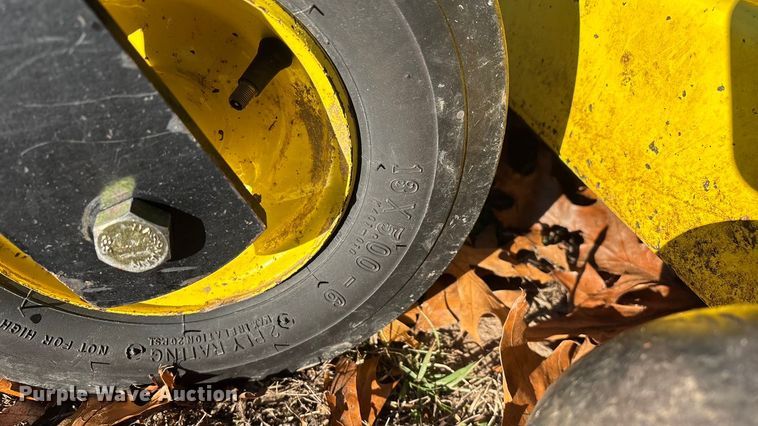 image for item EN5867 Great Dane Chariot GCBR2661S ZTR lawn mower