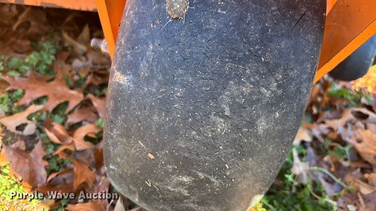 image for item EN5869 Scag Tiger Cub STC61V-23BV ZTR lawn mower