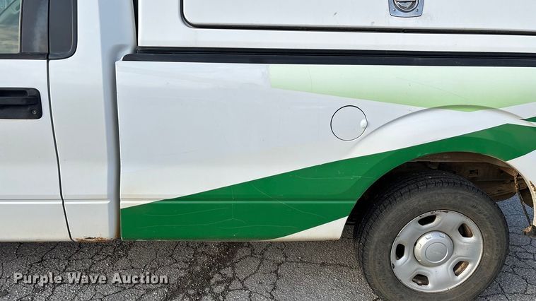 image for item EN5871 2009 Ford F150 XL pickup truck