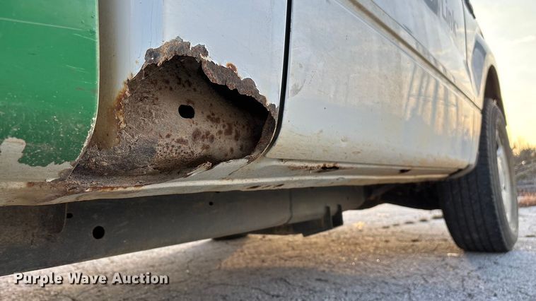 image for item EN5871 2009 Ford F150 XL pickup truck