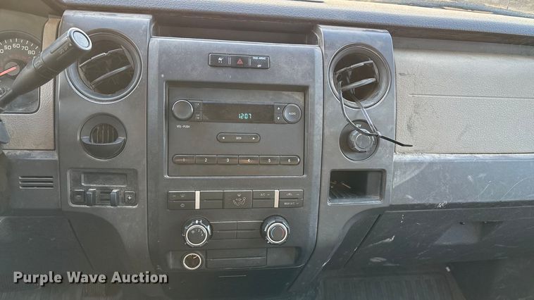 image for item EN5871 2009 Ford F150 XL pickup truck