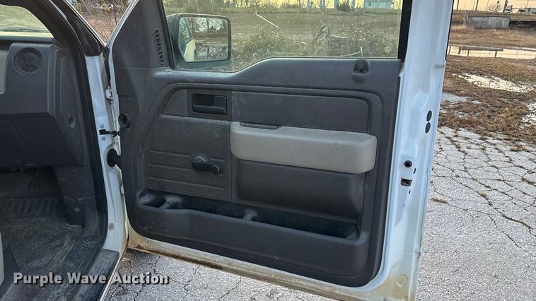 image for item EN5871 2009 Ford F150 XL pickup truck