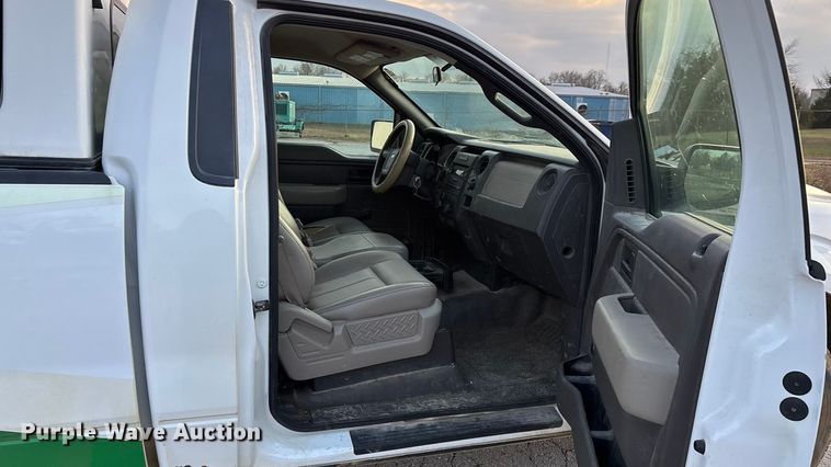 image for item EN5871 2009 Ford F150 XL pickup truck