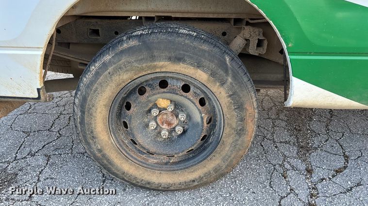 image for item EN5871 2009 Ford F150 XL pickup truck