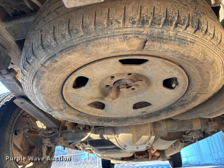 image for item EN5871 2009 Ford F150 XL pickup truck