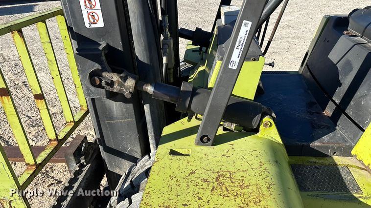 image for item EN5919 Clark C500-YS100 forklift