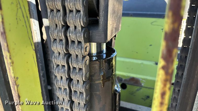 image for item EN5919 Clark C500-YS100 forklift