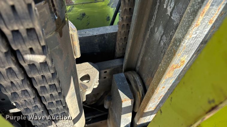 image for item EN5919 Clark C500-YS100 forklift