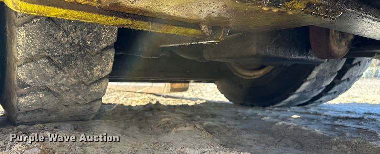 image for item EN5919 Clark C500-YS100 forklift