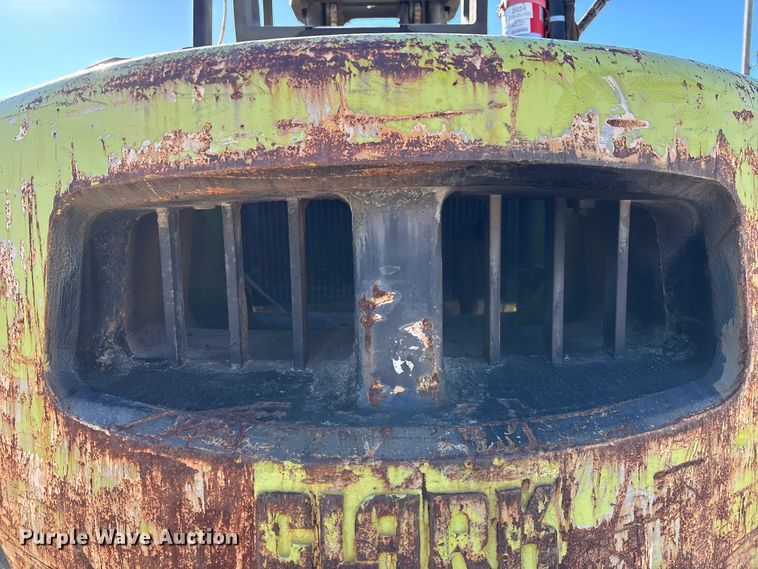 image for item EN5919 Clark C500-YS100 forklift