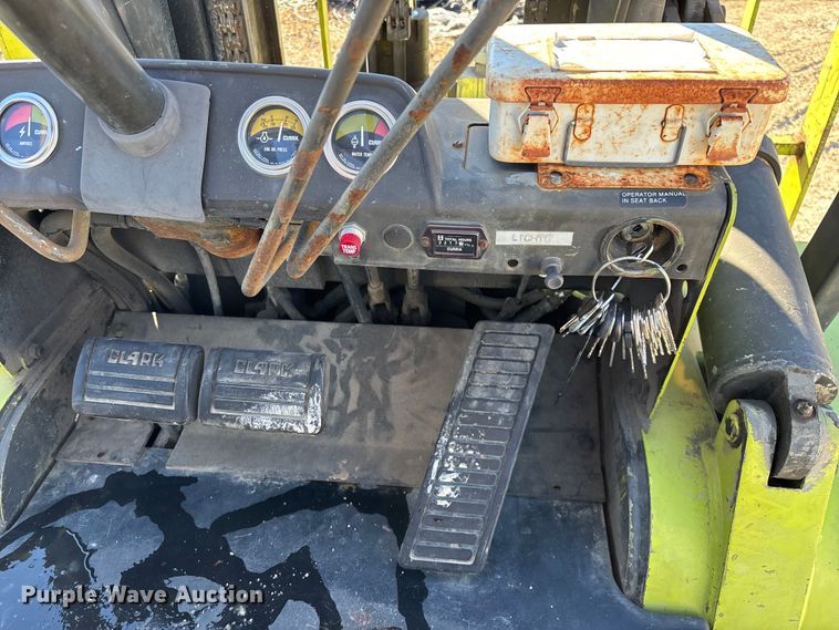 image for item EN5919 Clark C500-YS100 forklift