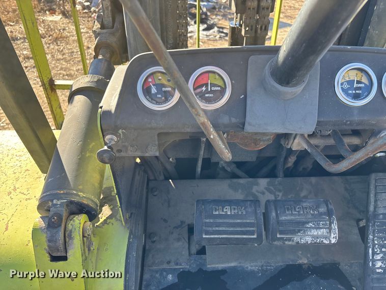 image for item EN5919 Clark C500-YS100 forklift