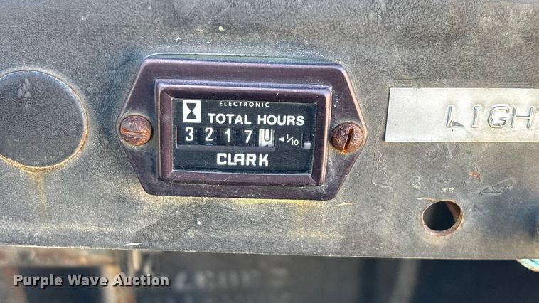 image for item EN5919 Clark C500-YS100 forklift