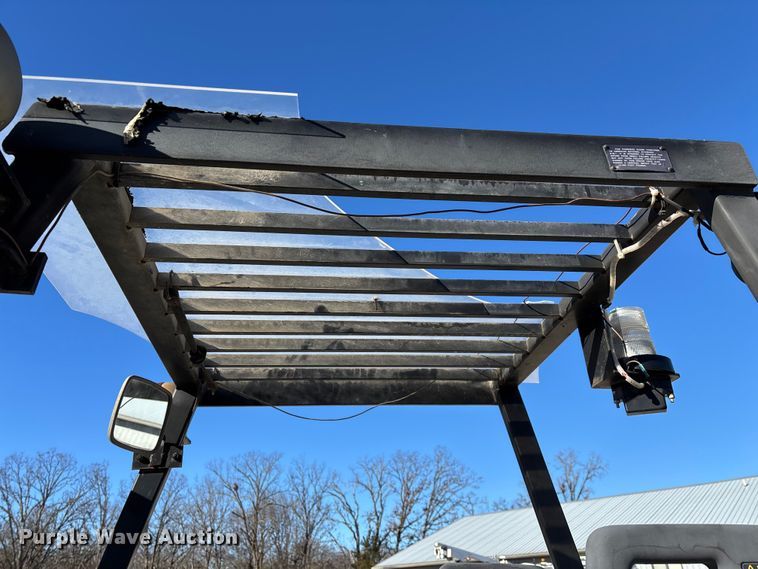 image for item EN5919 Clark C500-YS100 forklift