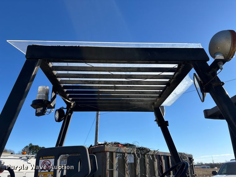 image for item EN5919 Clark C500-YS100 forklift