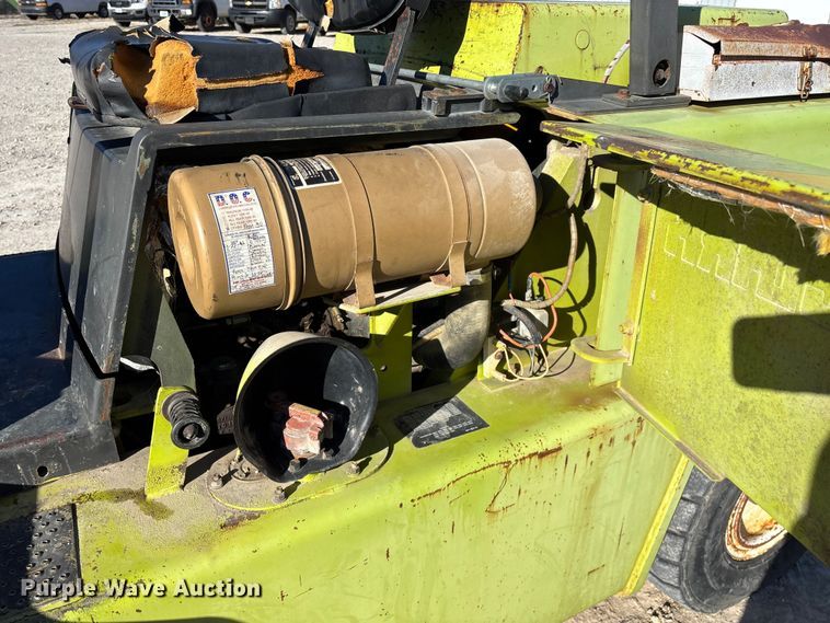 image for item EN5919 Clark C500-YS100 forklift