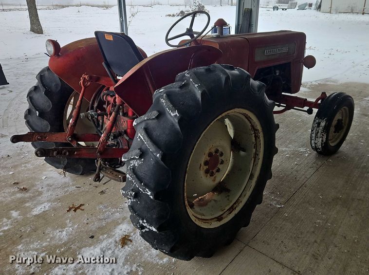 image for item EO4866 International B414 tractor