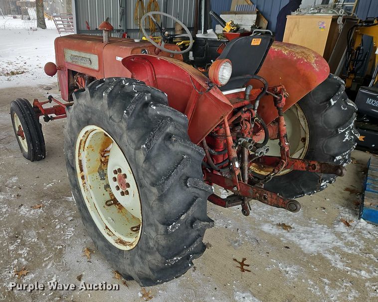 image for item EO4866 International B414 tractor