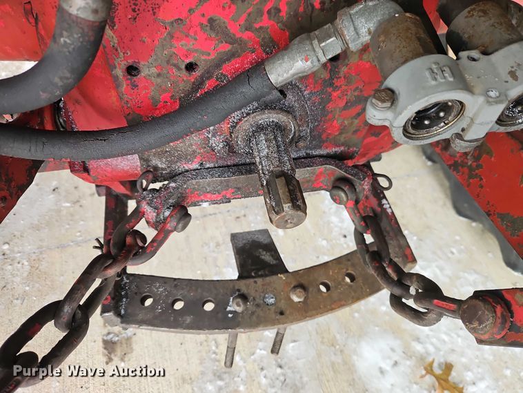 image for item EO4866 International B414 tractor