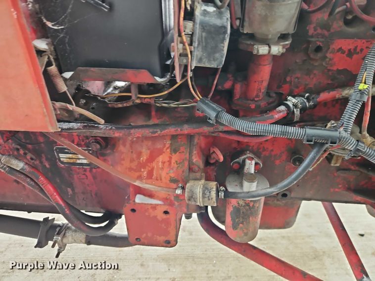 image for item EO4866 International B414 tractor