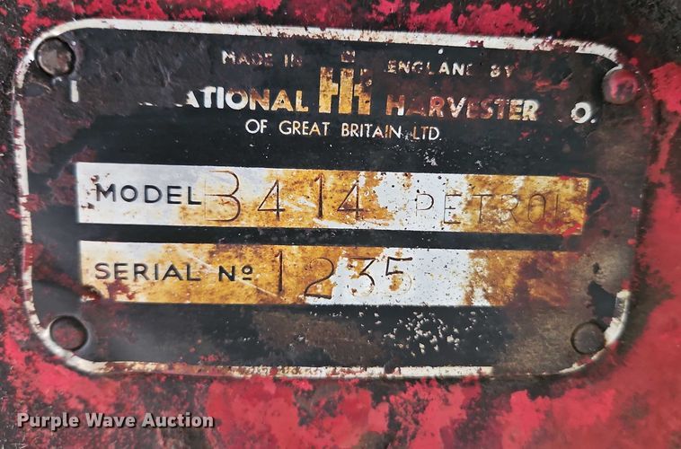 image for item EO4866 International B414 tractor