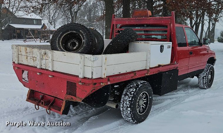image for item EO4870 1997 Dodge Ram 2500 Club Cab flatbed pickup truck