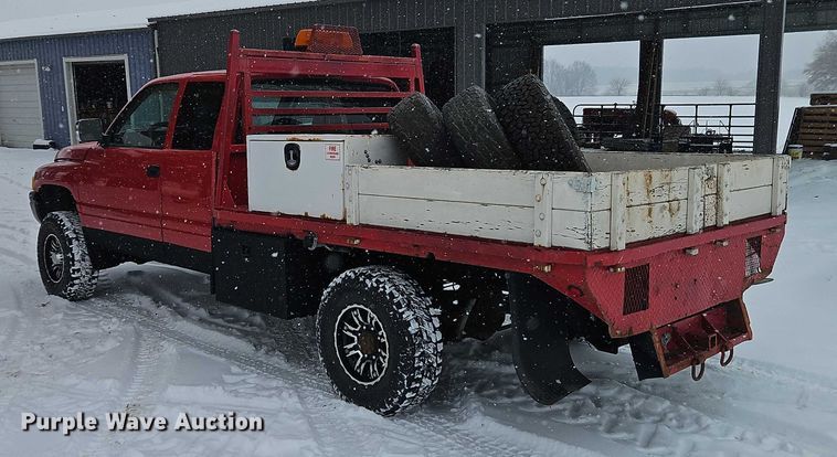 image for item EO4870 1997 Dodge Ram 2500 Club Cab flatbed pickup truck