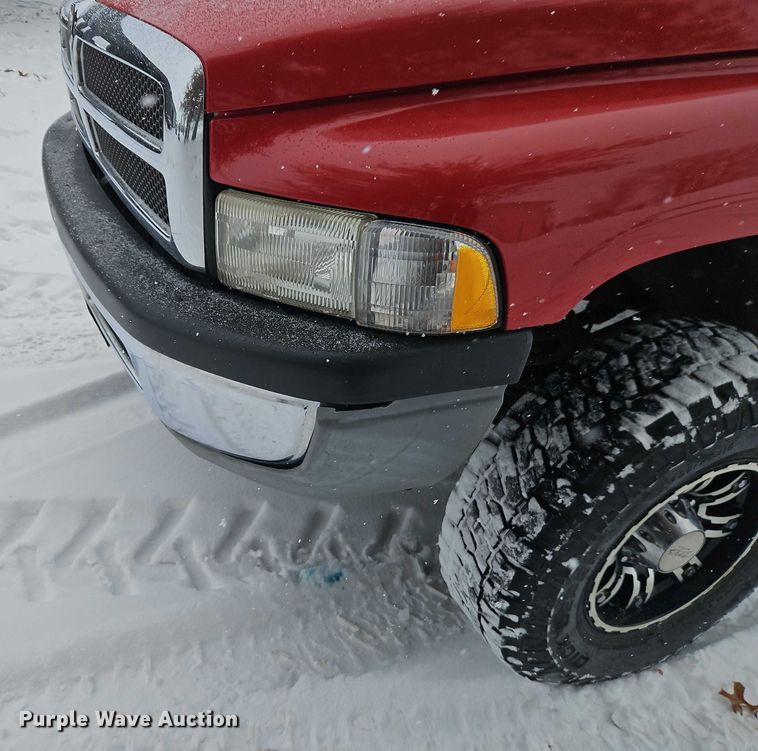 image for item EO4870 1997 Dodge Ram 2500 Club Cab flatbed pickup truck