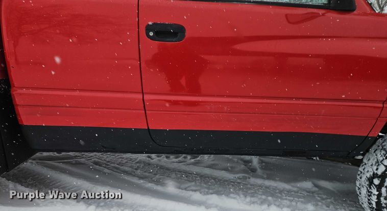 image for item EO4870 1997 Dodge Ram 2500 Club Cab flatbed pickup truck