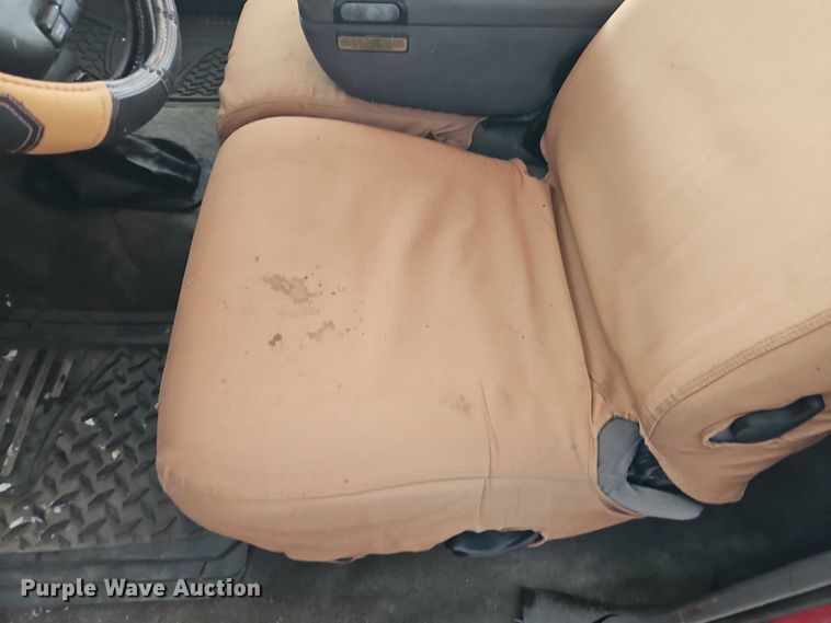 image for item EO4870 1997 Dodge Ram 2500 Club Cab flatbed pickup truck