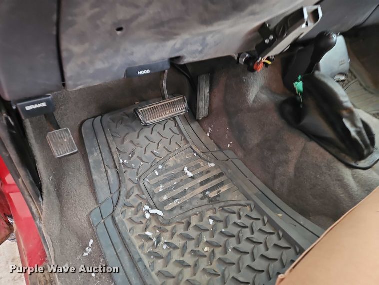 image for item EO4870 1997 Dodge Ram 2500 Club Cab flatbed pickup truck