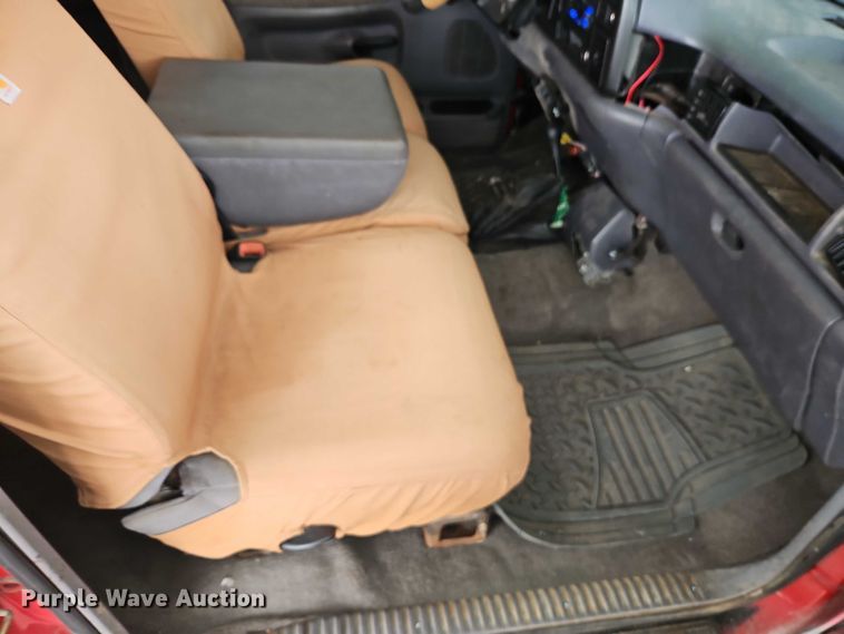 image for item EO4870 1997 Dodge Ram 2500 Club Cab flatbed pickup truck