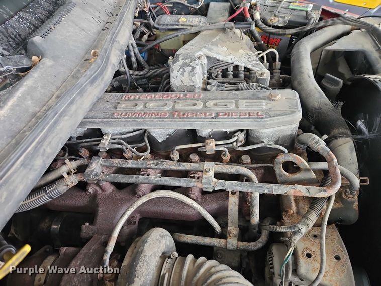 image for item EO4870 1997 Dodge Ram 2500 Club Cab flatbed pickup truck