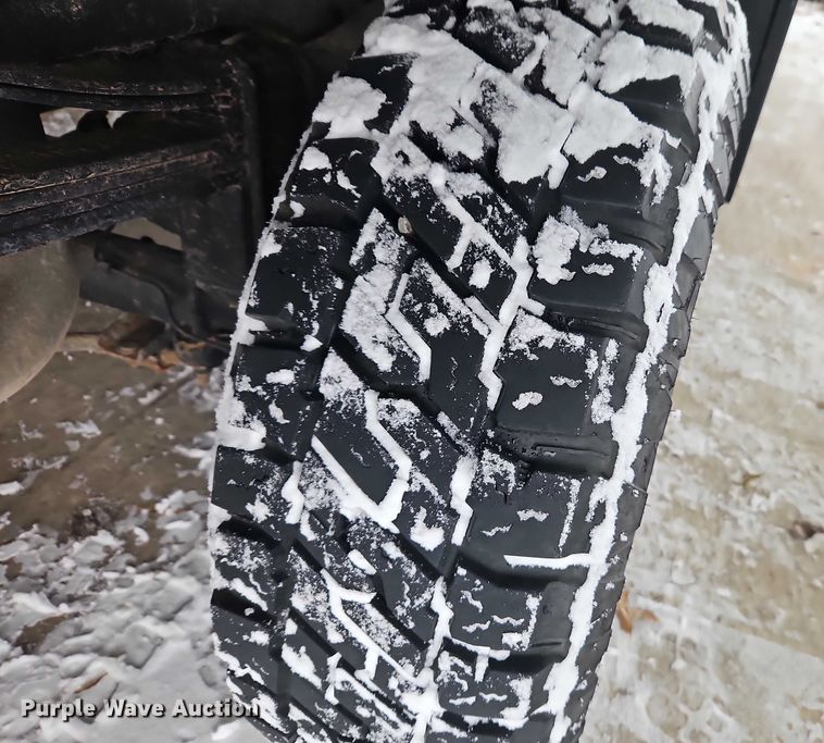 image for item EO4870 1997 Dodge Ram 2500 Club Cab flatbed pickup truck