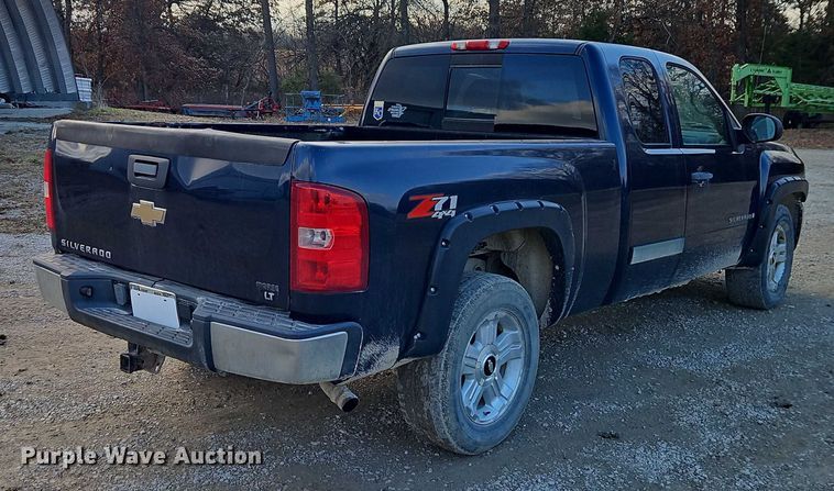 image for item EO4881 2007 Chevrolet Silverado 1500 Ext. Cab pickup truck