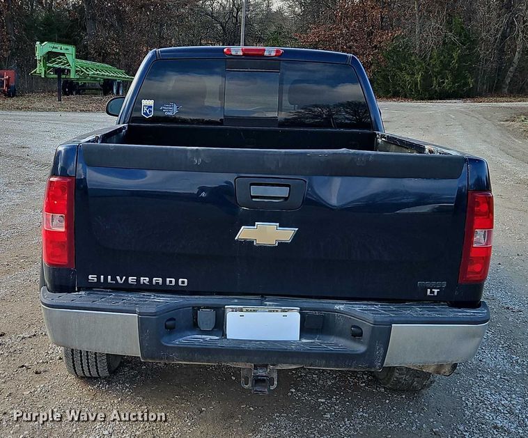 image for item EO4881 2007 Chevrolet Silverado 1500 Ext. Cab pickup truck